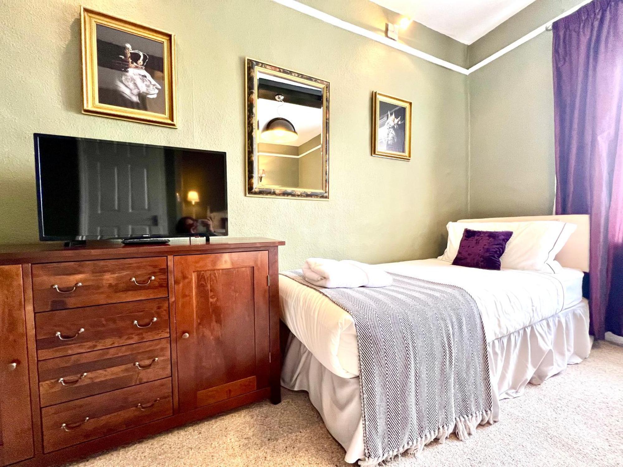 Colthrop Manor B&B Thatcham Exterior photo