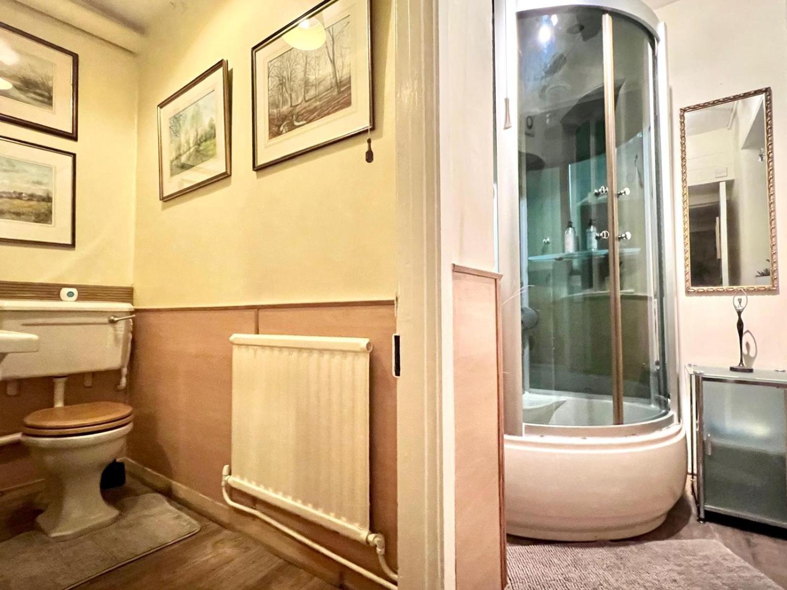 Colthrop Manor B&B Thatcham Room photo
