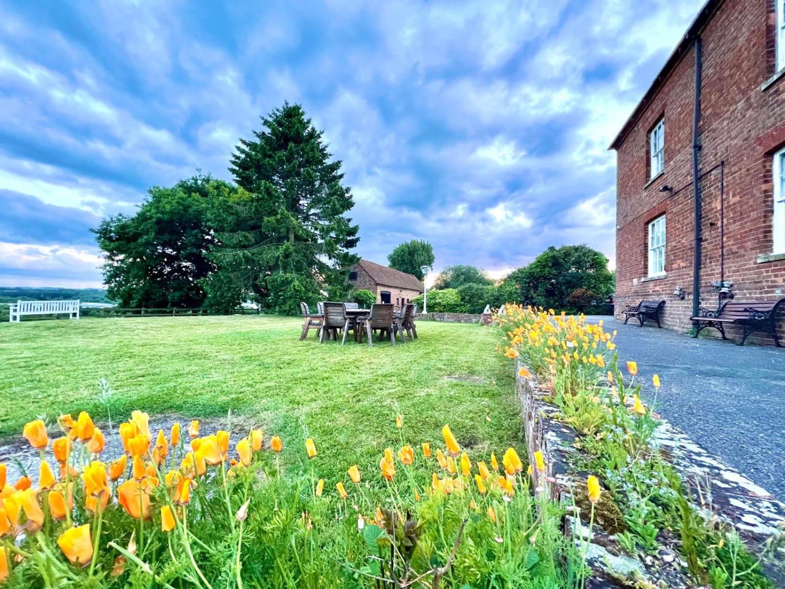 Colthrop Manor B&B Thatcham Exterior photo