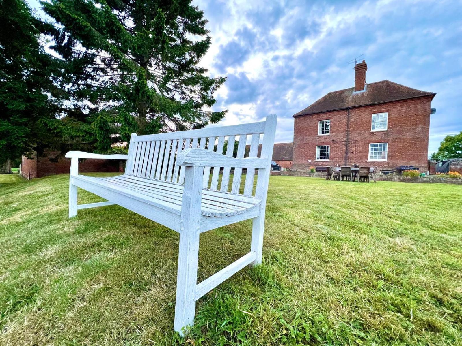 Colthrop Manor B&B Thatcham Exterior photo