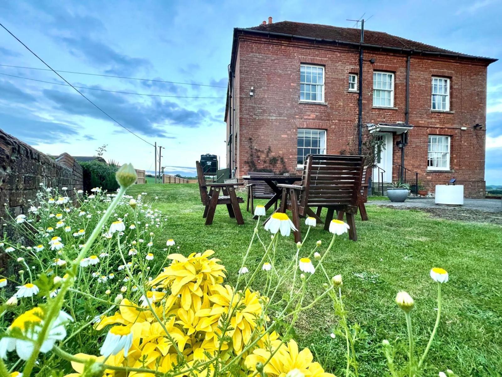 Colthrop Manor B&B Thatcham Exterior photo